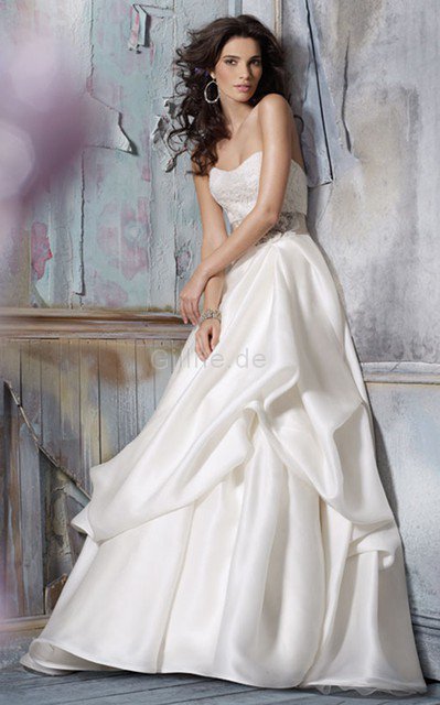 Rückenfreies Herz-Ausschnitt Brautkleid mit Blume mit Schleife