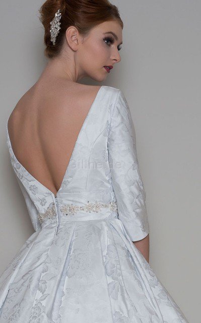 Klassisches Juwel Ausschnitt Perlenbesetztes Schlichtes Brautkleid mit Bordüre