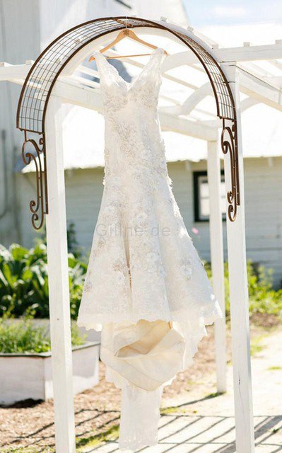 Kirche Plissiertes Exklusive Brautkleid mit Bordüre mit gekappten Ärmeln