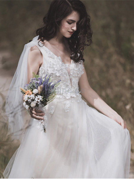 Schön Natürliche Taile Romantisches Festliches Brautkleid mit V-Ausschnitt