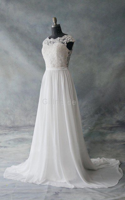 Strand Romantisches Bescheidenes Brautkleid mit Applike mit Knöpfen