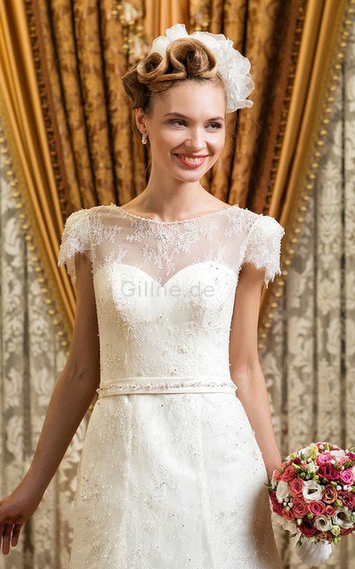 Schaufel-Ausschnitt Perlenbesetztes Sittsames Konservatives Brautkleid mit Bordüre