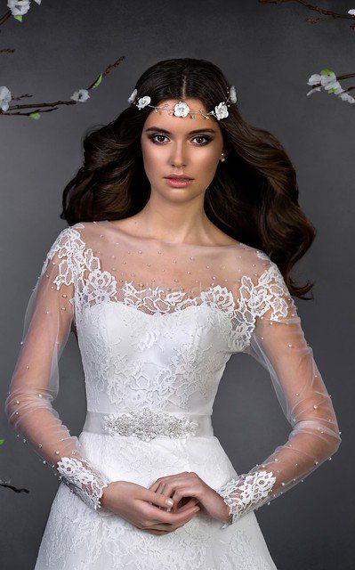 Lange Ärmeln Tüll Romantisches Brautkleid mit Rücken Schnürung mit Bordüre