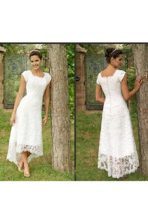 Vintage A-Line Spitze Romantisches Brautkleid mit gekappten Ärmeln