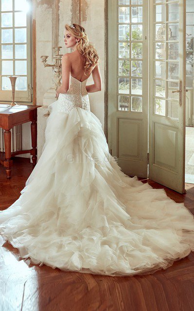 Vorne Geschlitztes Natürliche Taile A Linie Luxus Brautkleid mit Rüschen