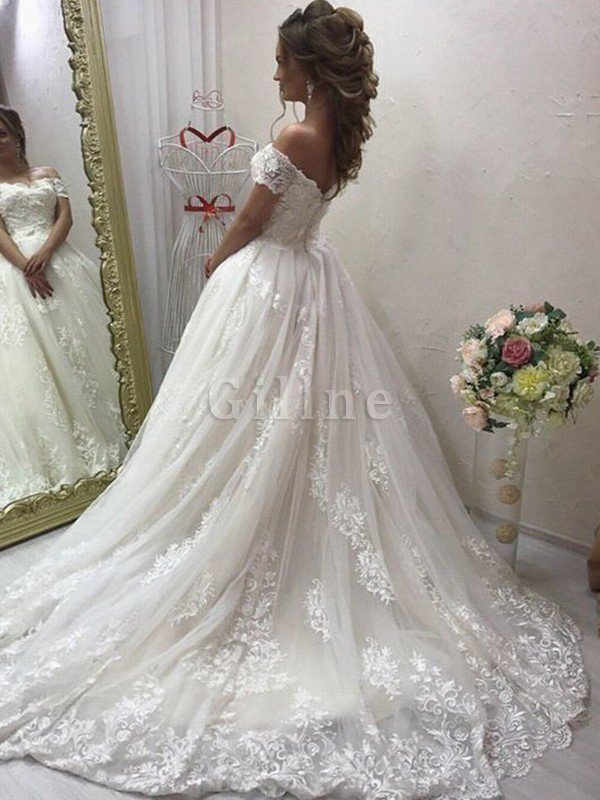 Engelwurz Klassisches Pompöse Brautkleid mit Applike mit Plissierungen