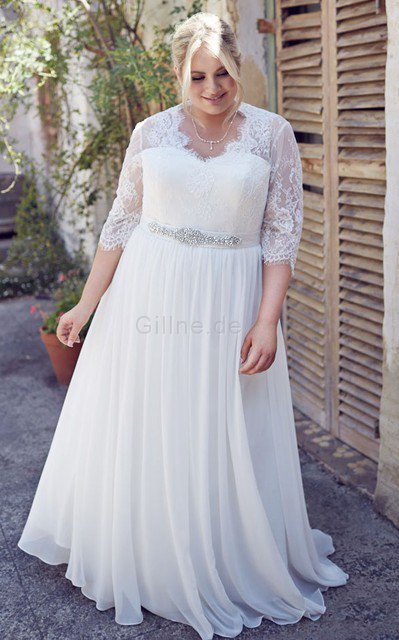 Plissiertes V-Ausschnitt Luxus Brautkleid mit halben Ärmeln mit Zickzack Ausschnitt