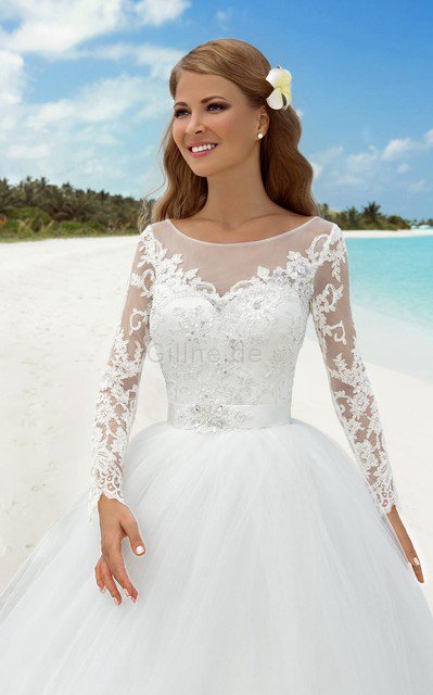 Tüll Spitze Romantisches Luxus Brautkleid mit Rücken Schnürung