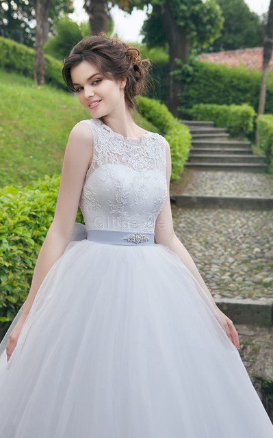 Ärmellos Organza Reißverschluss Brautkleid mit Gürtel mit Juwel Ausschnitt