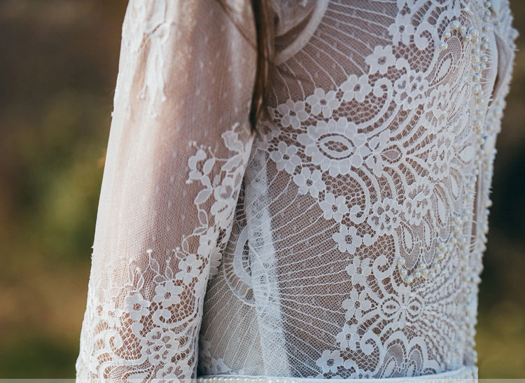 Natürliche Taile Spitze Bezaubernd Brautkleid mit Knöpfen mit Bordüre