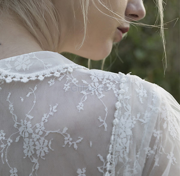 Junoesque Kurze Ärmeln Beach Stil Perlenbesetztes Modern Brautkleid