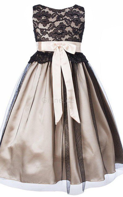 Empire Taille Bootsförmiger Ausschnitt Tüll Plissiertes Duchesse-Linie Blumenmädchenkleid