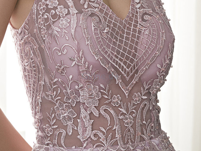 Exquisit Normale Taille Ärmelloses Luxus Brautkleid aus Tüll