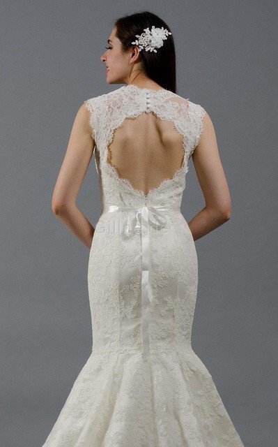 Meerjungfrau Natürliche Taile V-Ausschnitt Luxus Brautkleid mit Blume