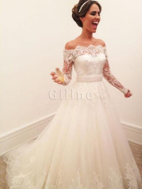 Auffallend Langes Romantisches Brautkleid mit Reißverschluss mit Stickerei
