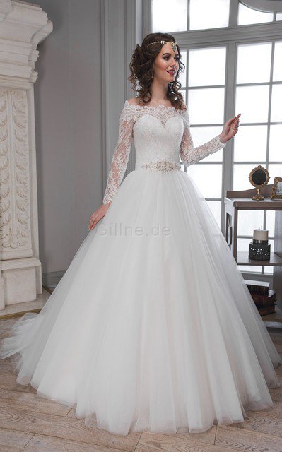 Langärmeliges A-Line Konservatives Brautkleid mit Kapelle Schleppe mit Bordüre