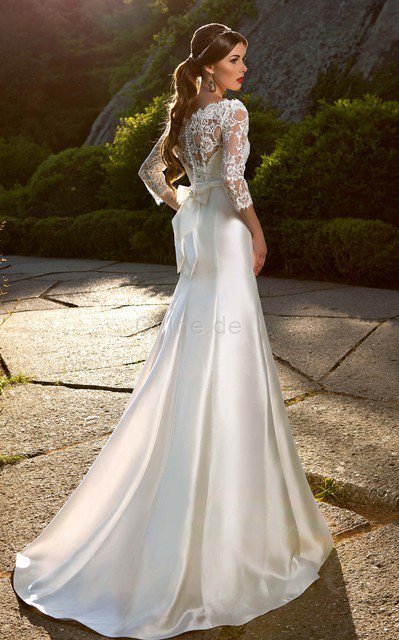 Satin Extravagantes Bodenlanges Brautkleid mit Schulterfreier Ausschnitt mit Applikation