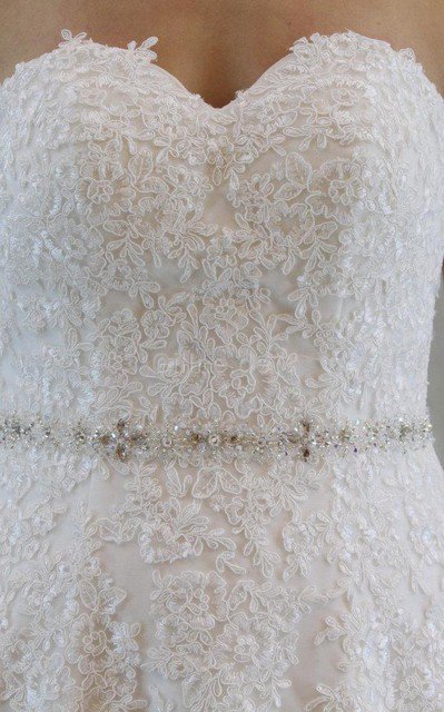 Ärmelloses natürliche Taile Bodenlanges Brautkleid mit Bordüre mit Perlen