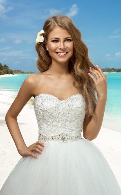 Kapelle Schleppe Natürliche Taile Ärmelloses Perlenbesetztes Beach Stil Brautkleid