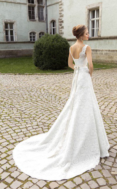 V-Ausschnitt A-Line Bodenlanges Brautkleid mit Rücken Schnürung mit Kristall