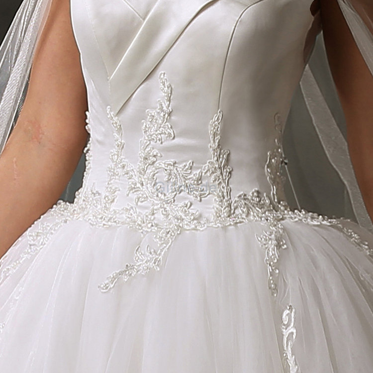Gewinnend Klassisches Extravagantes Formelles Brautkleid mit Rücken Schnürung