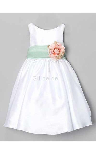 Ärmelloses A-Line Bateau Blumenmädchenkleid mit Blume mit Gürtel
