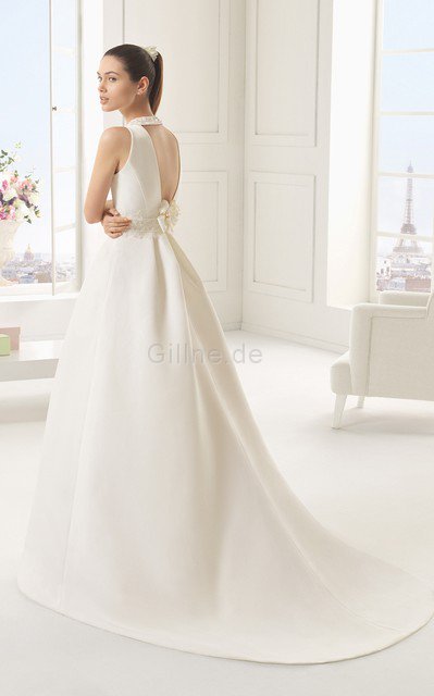 Schlichtes Elegantes Brautkleid mit Tasche mit Schleife