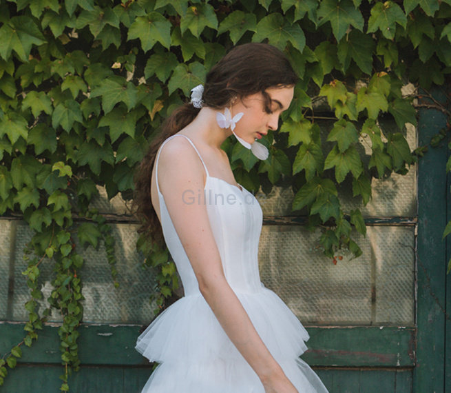 Garten Ehrenvoll Gericht Schleppe Rückenfreies Brautkleid mit Knöpfen