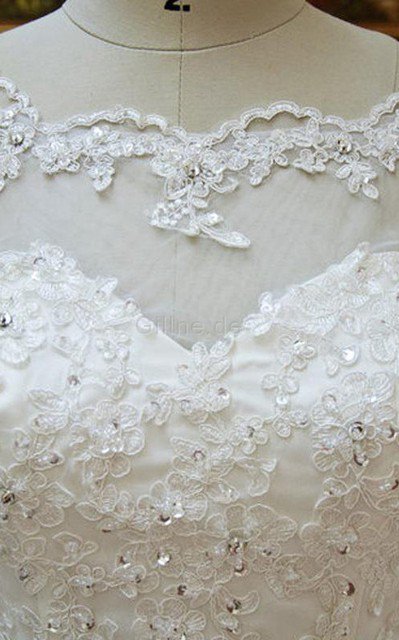 Herz-Ausschnitt Normale Taille Sittsames Brautkleid mit Gericht Schleppe mit Kristall